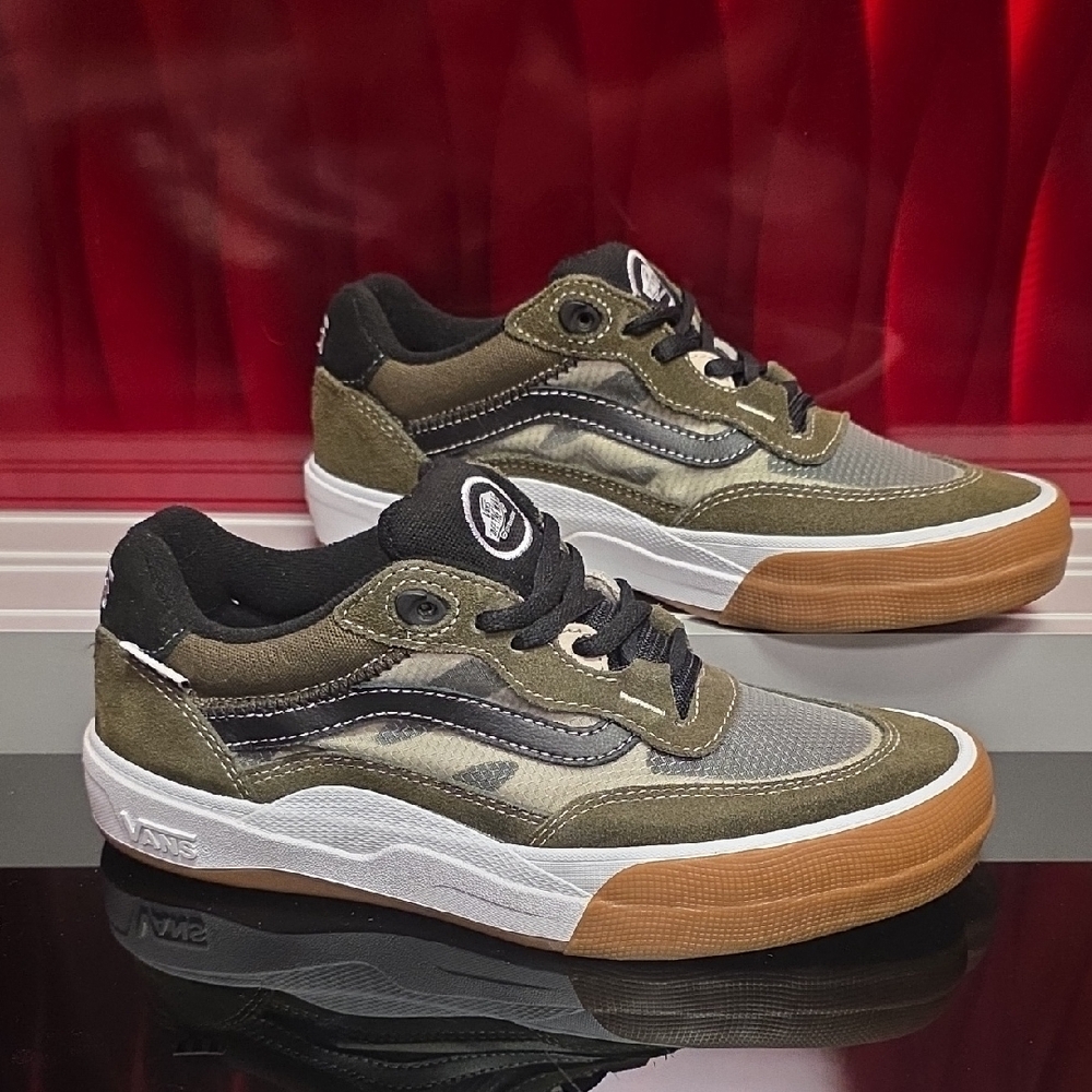 Vans Wayvee  Dark Olive Men’s 7.0 Women’s 8.5 New With Box